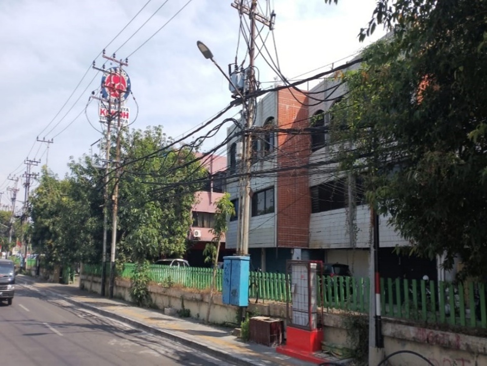 Tampak Dalam